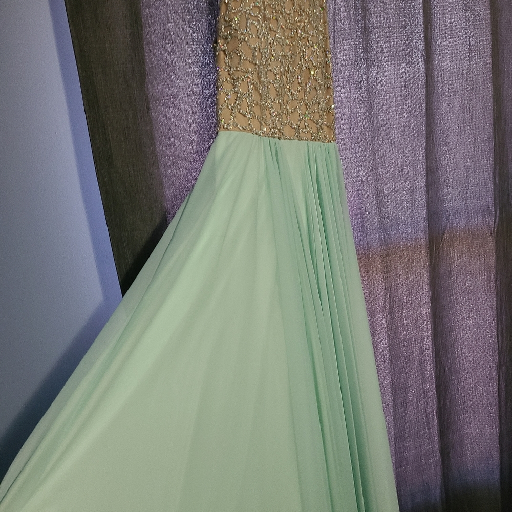 Prom/evening dresses